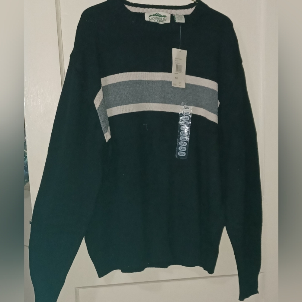 NWT Mountain Lake Black and Gray Crewneck Sweater